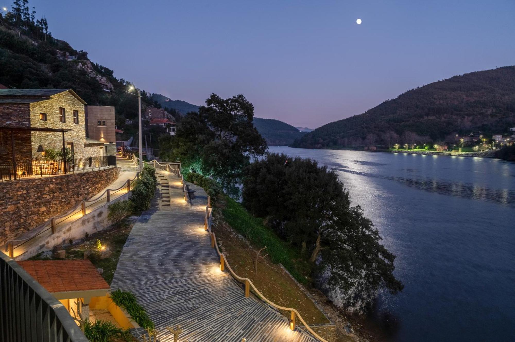 Dourwin - Riverside Suites - Adults Only Penafiel Exterior photo