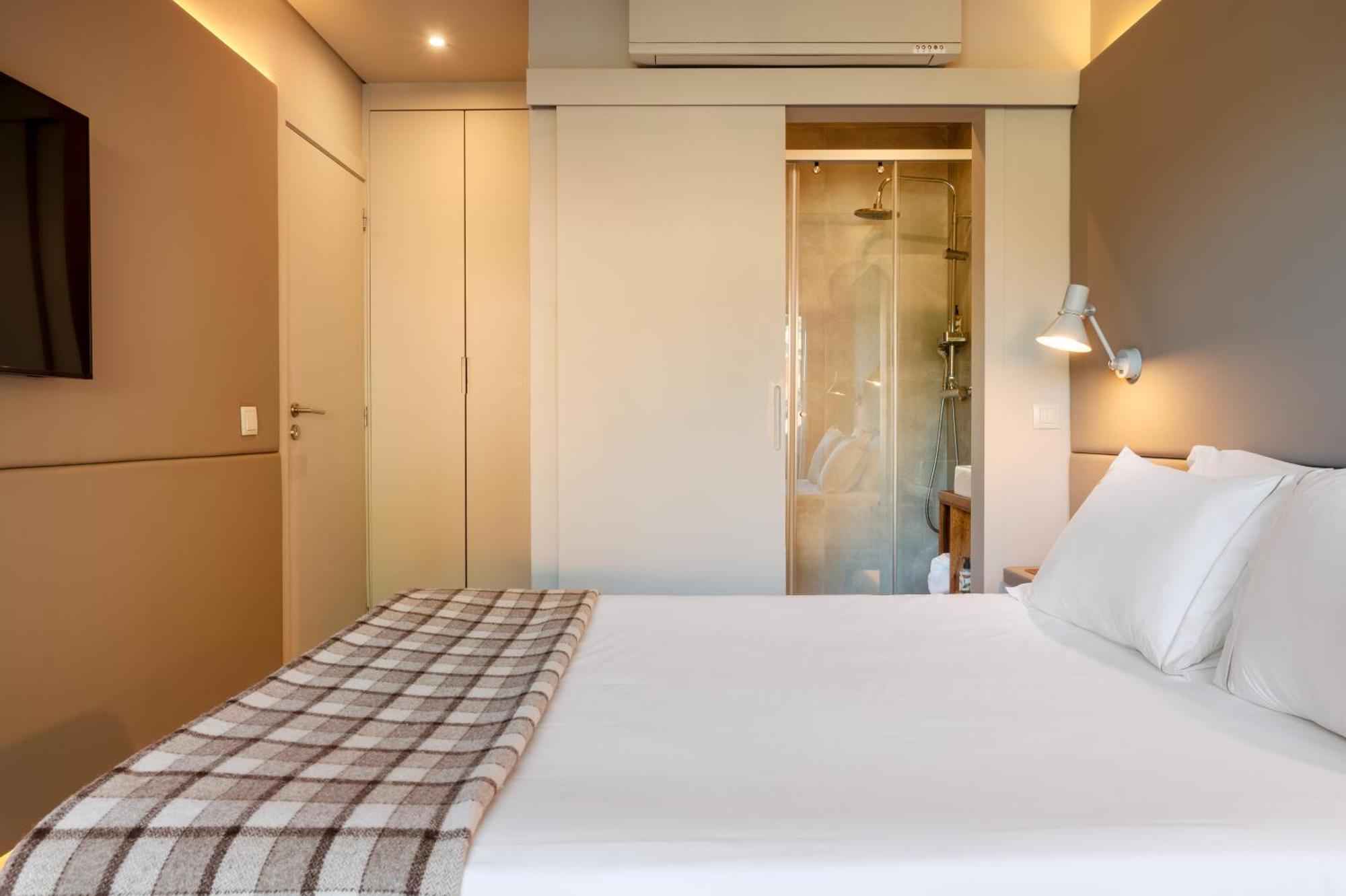 Dourwin - Riverside Suites - Adults Only Penafiel Room photo